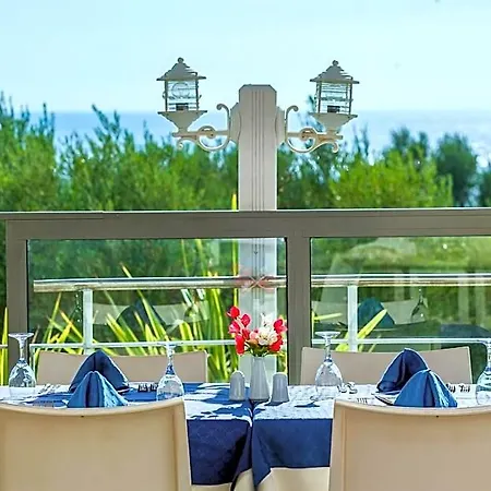 Xenios Anastasia & فندق